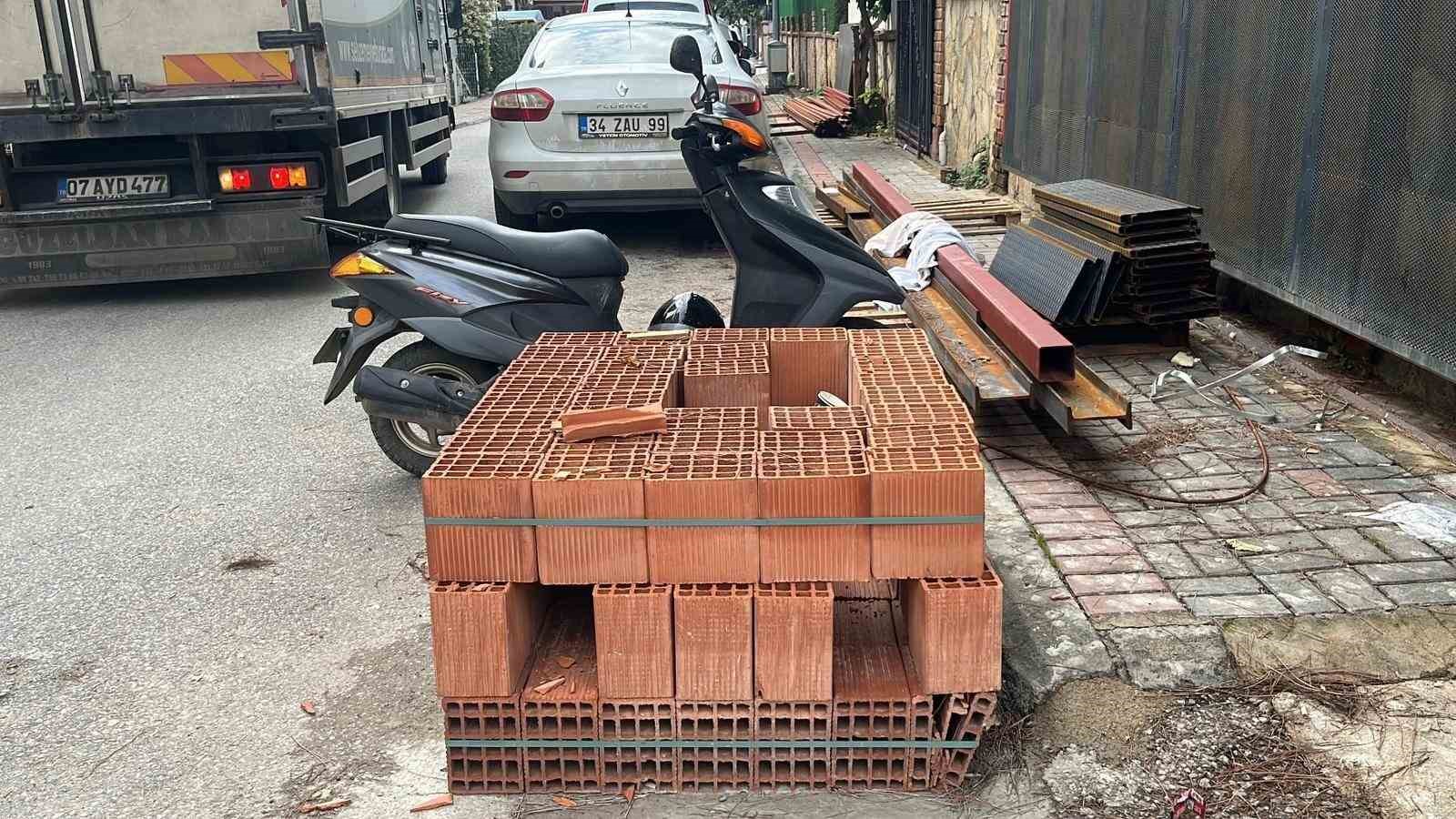 Alacak verecek meselinden birbirlerine girdiler, adliyeye sargılar içinde sevk edildiler
