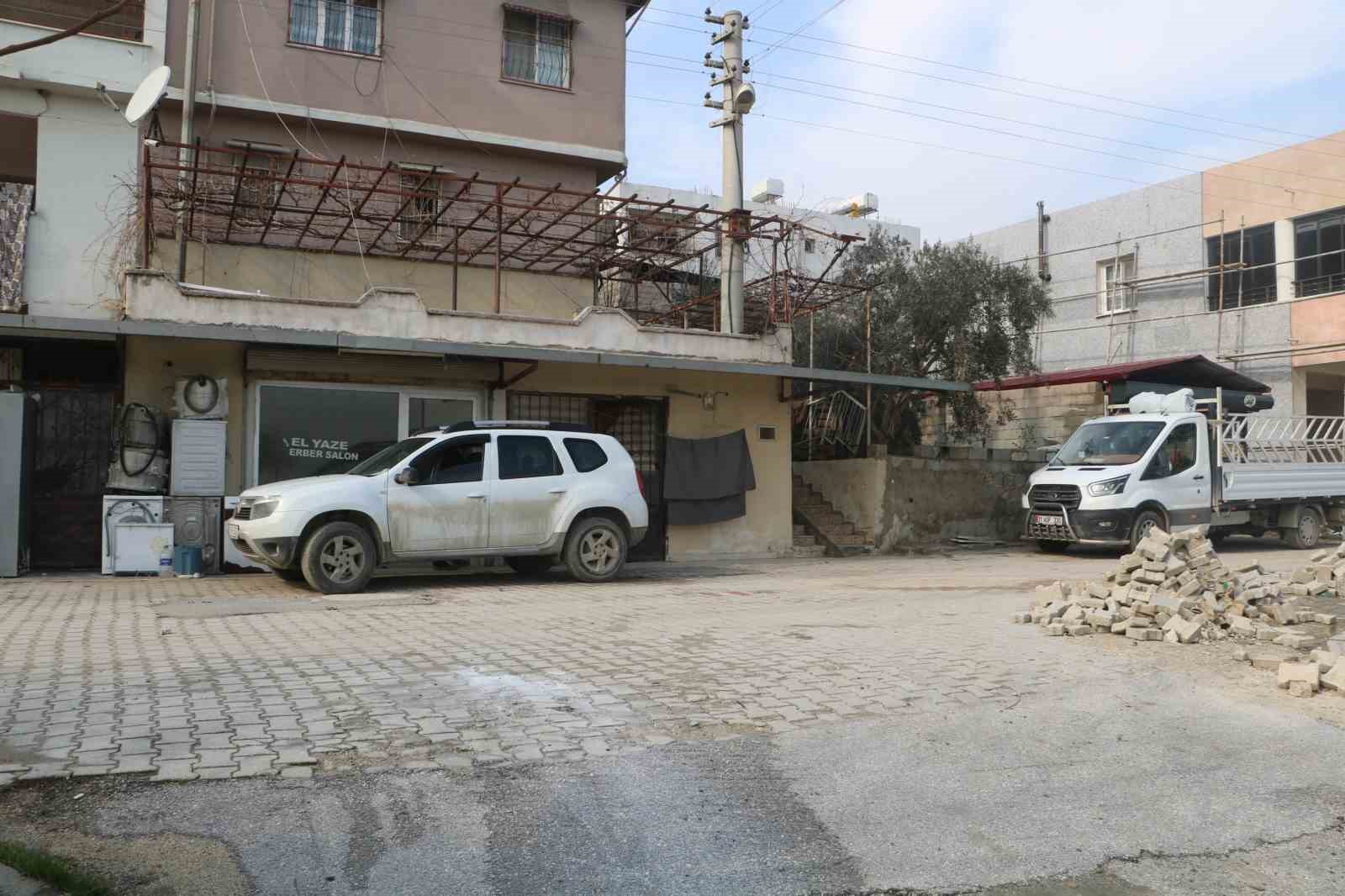 Alacak verecek tartışması, taşlı bıçaklı kavgaya dönüştü: 1 yaralı
