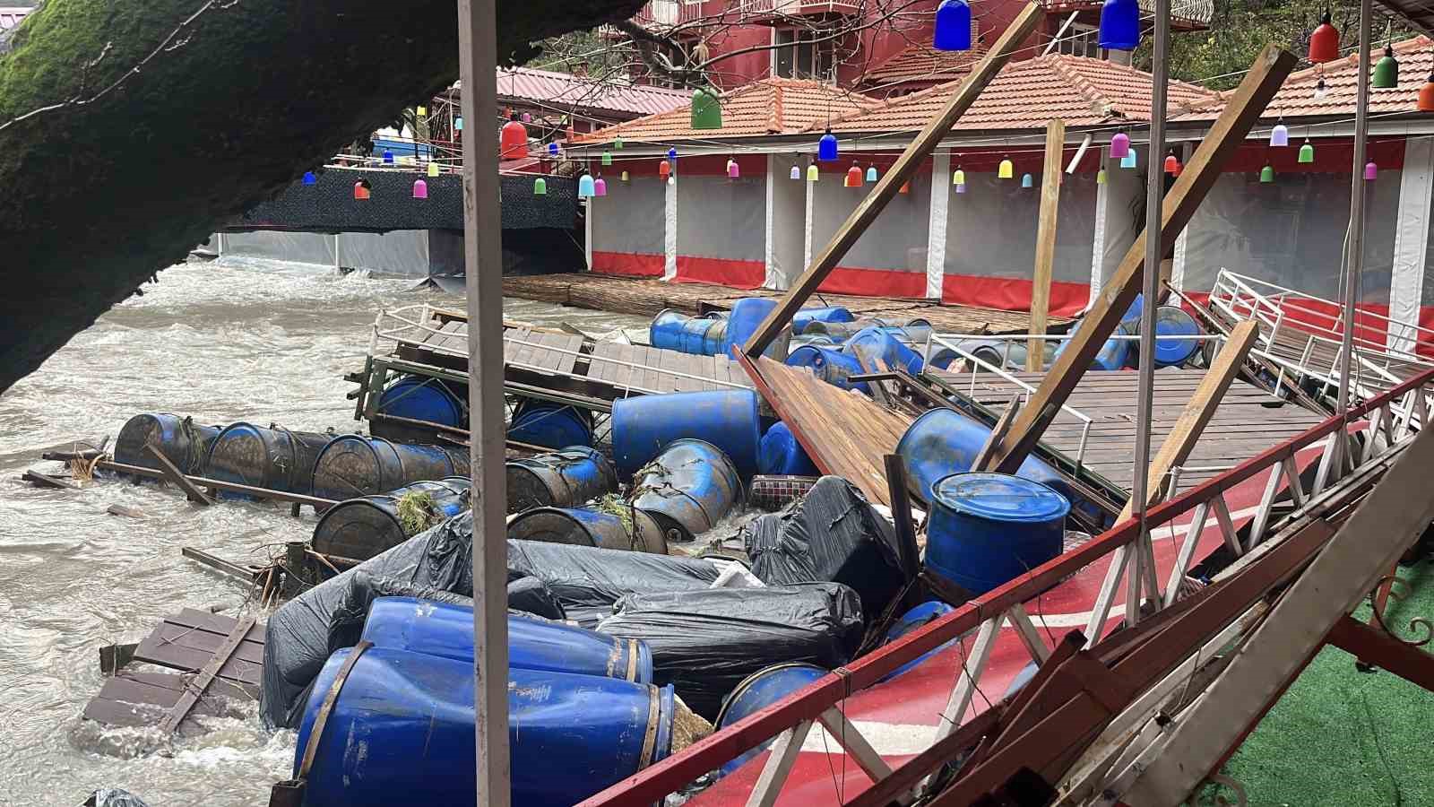 Alanya Dim Barajı’nda  su seviyesi yükseldi bölgeye yakın bazı evlerin tedbir amaçlı boşaltılması istendi
