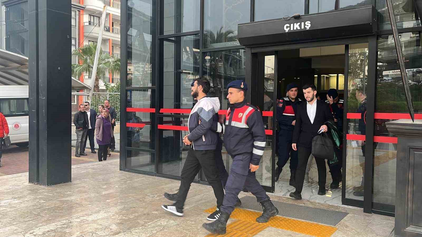 Alanya’da 1 kişinin öldüğü silahlı saldırıda 3 tutuklama
