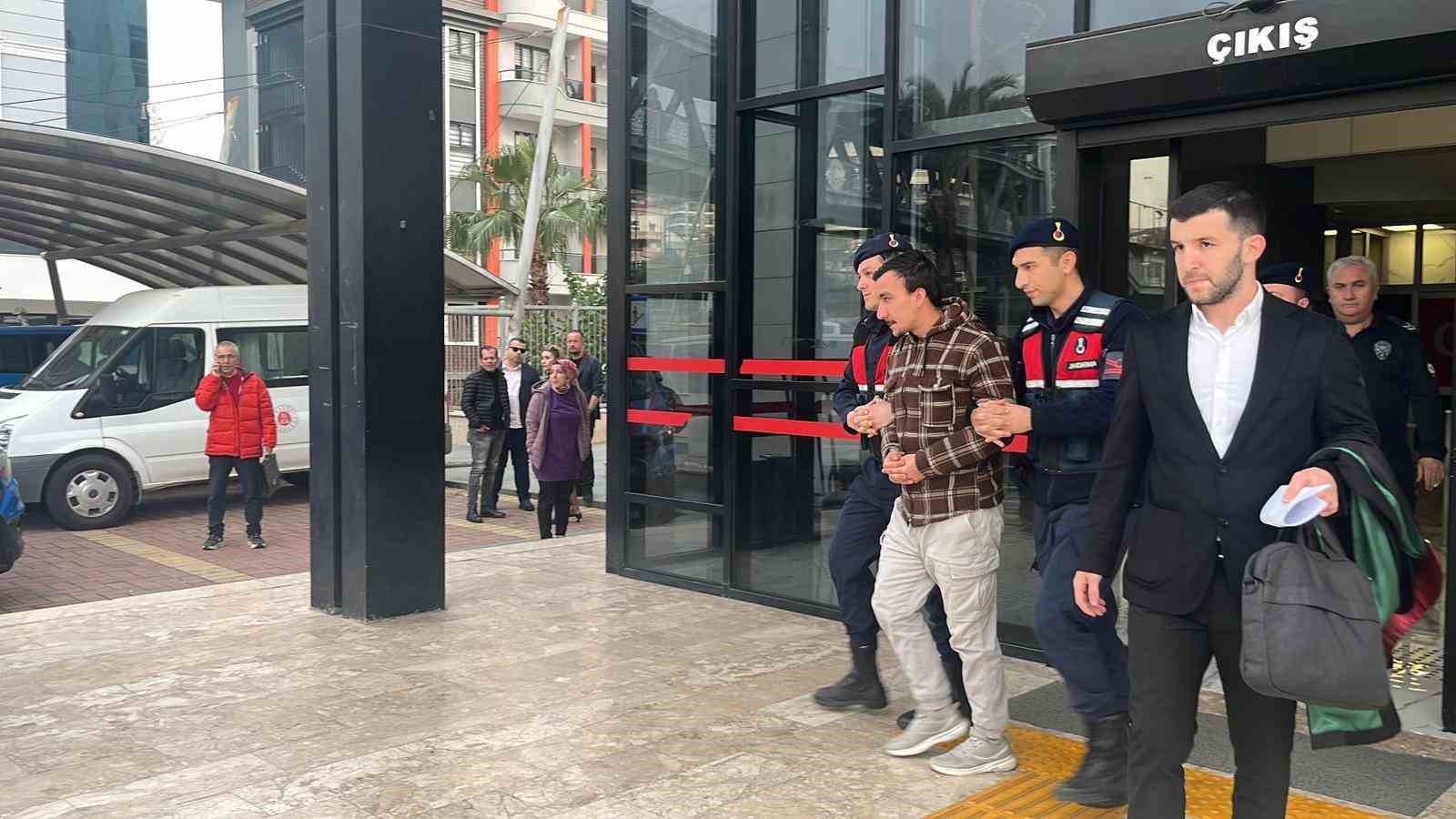 Alanya’da 1 kişinin öldüğü silahlı saldırıda 3 tutuklama
