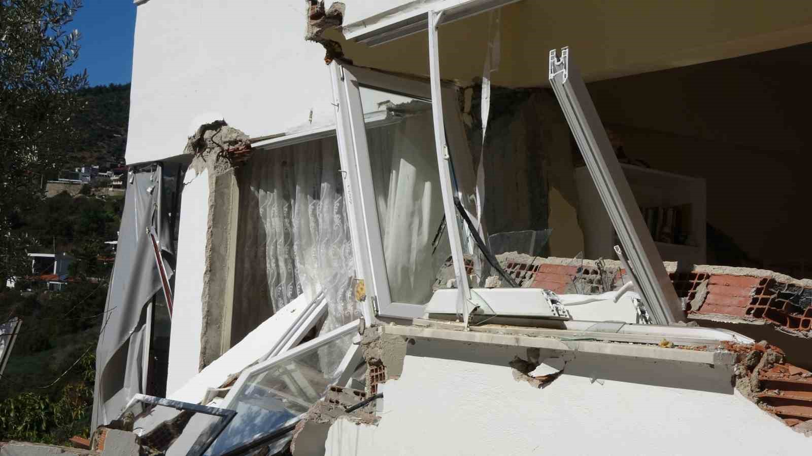 Alanya’da 3 bina tedbir amaçlı tahliye edildi
