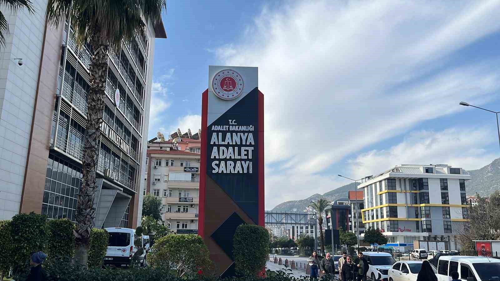Alanya’da bıçak ve zincirlerin kullanıldığı kavgaya 3 tutuklama
