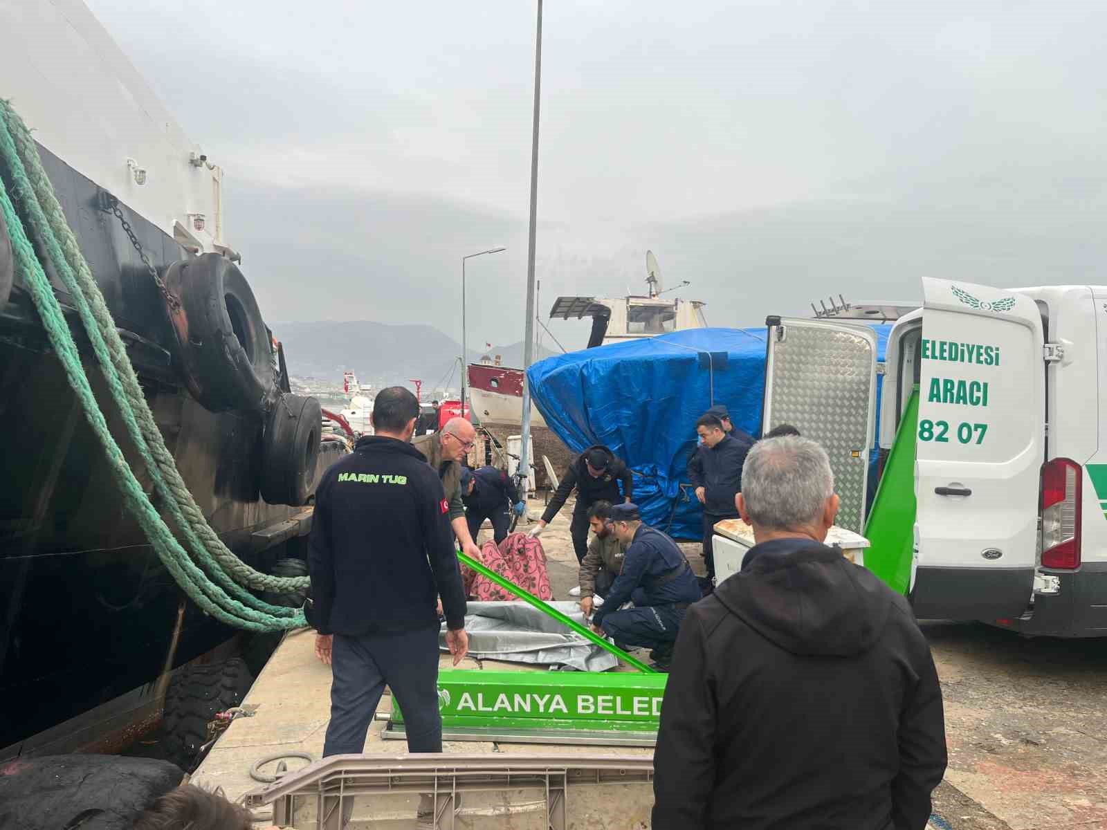 Alanya’da denizde erkek cesedi bulundu
