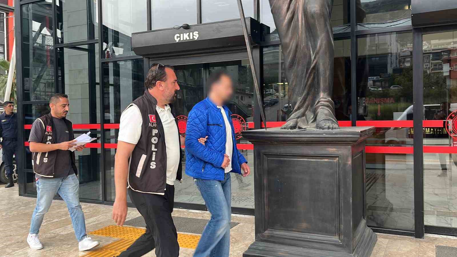 Alanya’da sosyal medyadan cumhurbaşkanına hakaret eden şahıs tutuklandı
