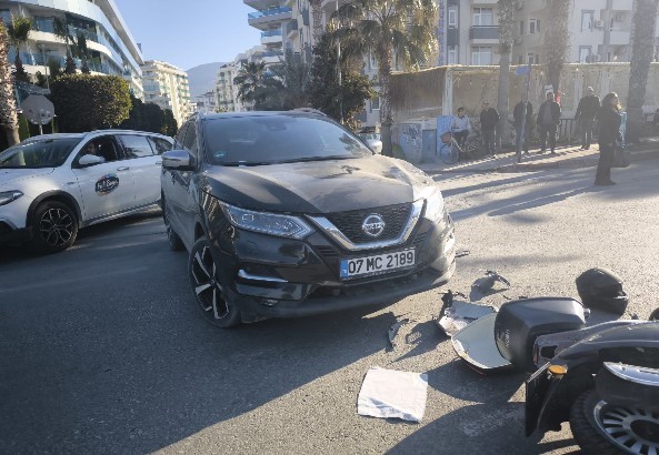 Alanya’da SUV motosiklet çarpıştı: 1 ölü 1, yaralı
