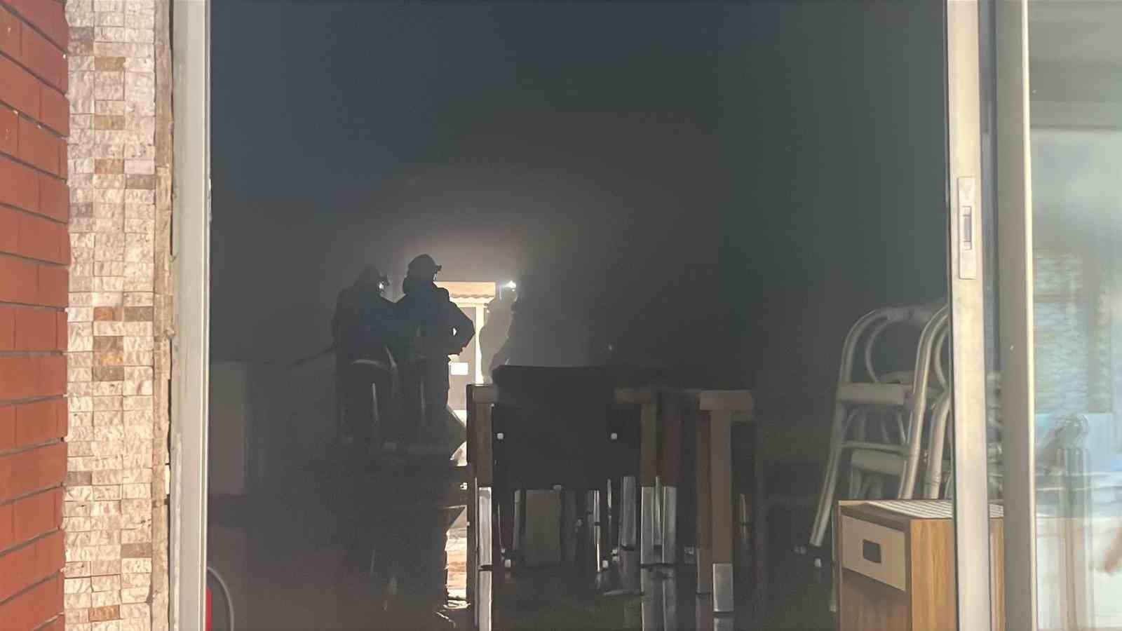 Alanya’da tadilattaki otelde çıkan yangın korkuttu
