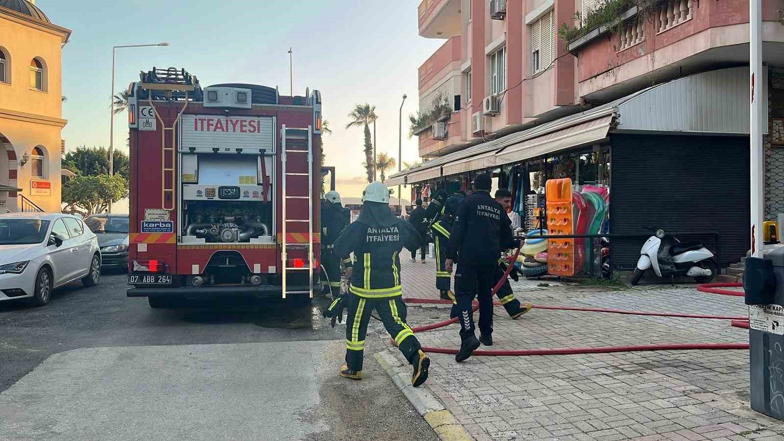 Alanya’da tadilattaki otelde çıkan yangın korkuttu
