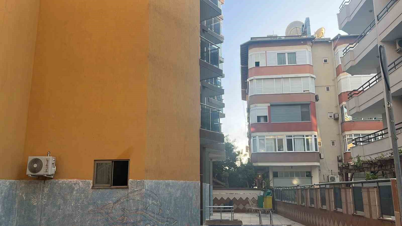 Alanya’da tadilattaki otelde çıkan yangın korkuttu
