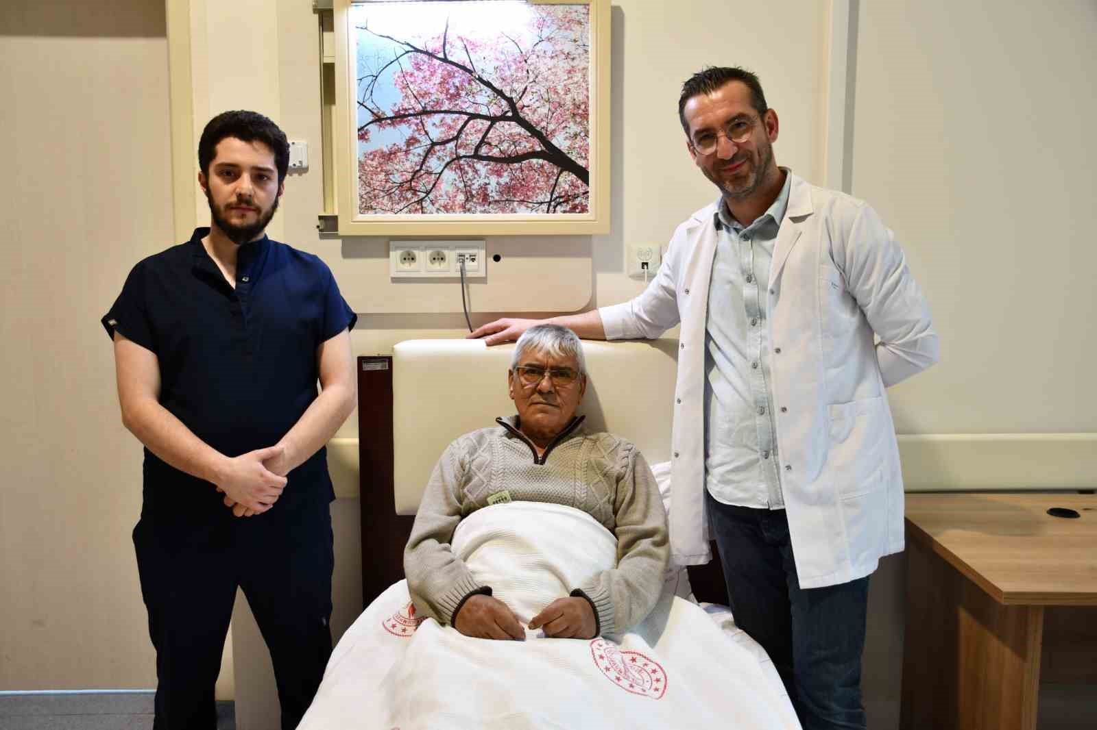 Alanya’da ULAR ameliyatıyla zorlu tümörde bağırsak devamlılığı korundu
Alanya’da ULAR ameliyatıyla zorlu tümörde bağırsak devamlılığı korundu