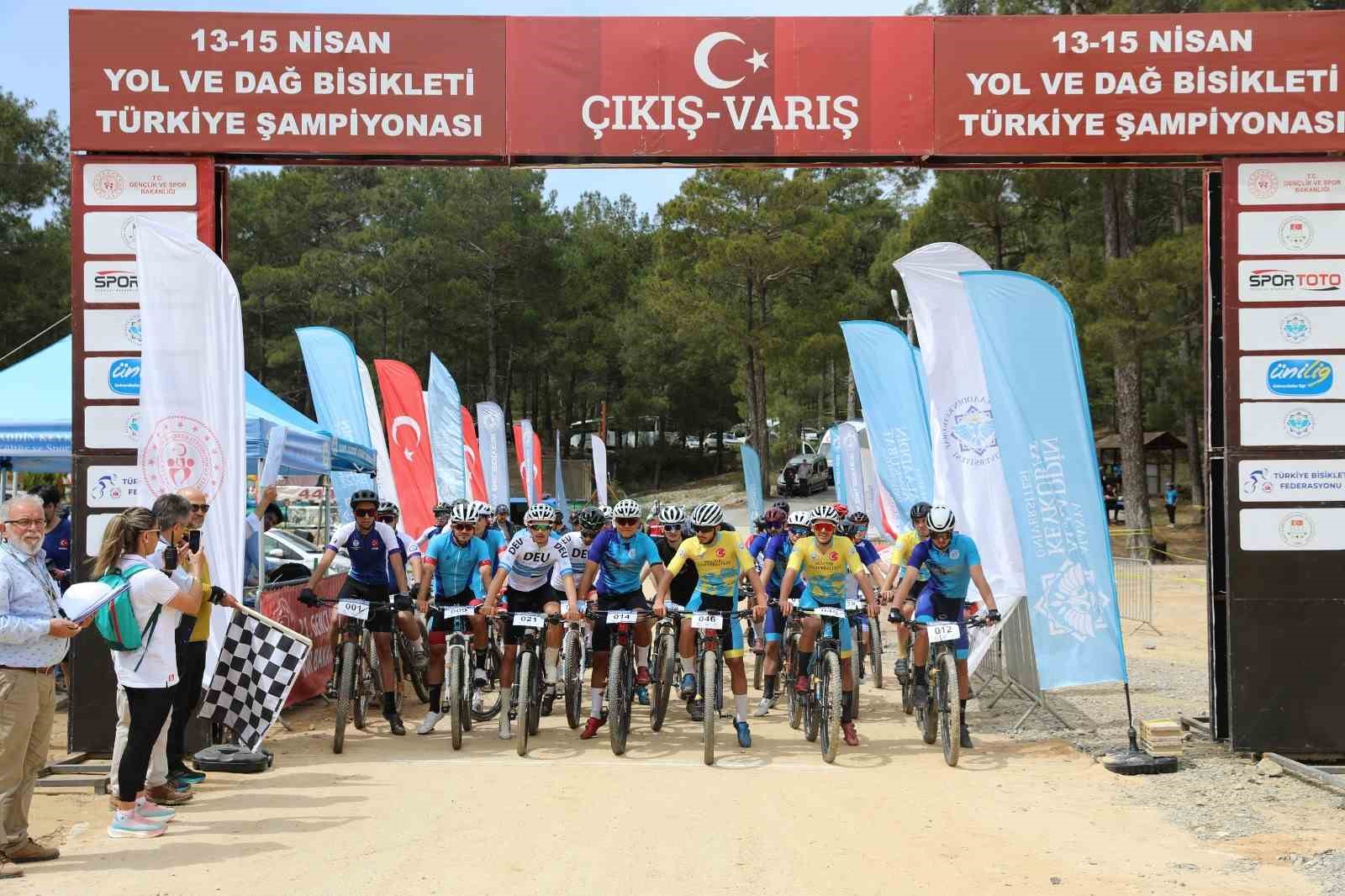 Alanya’da ÜNİLİG bisiklet şampiyonası sona erdi
