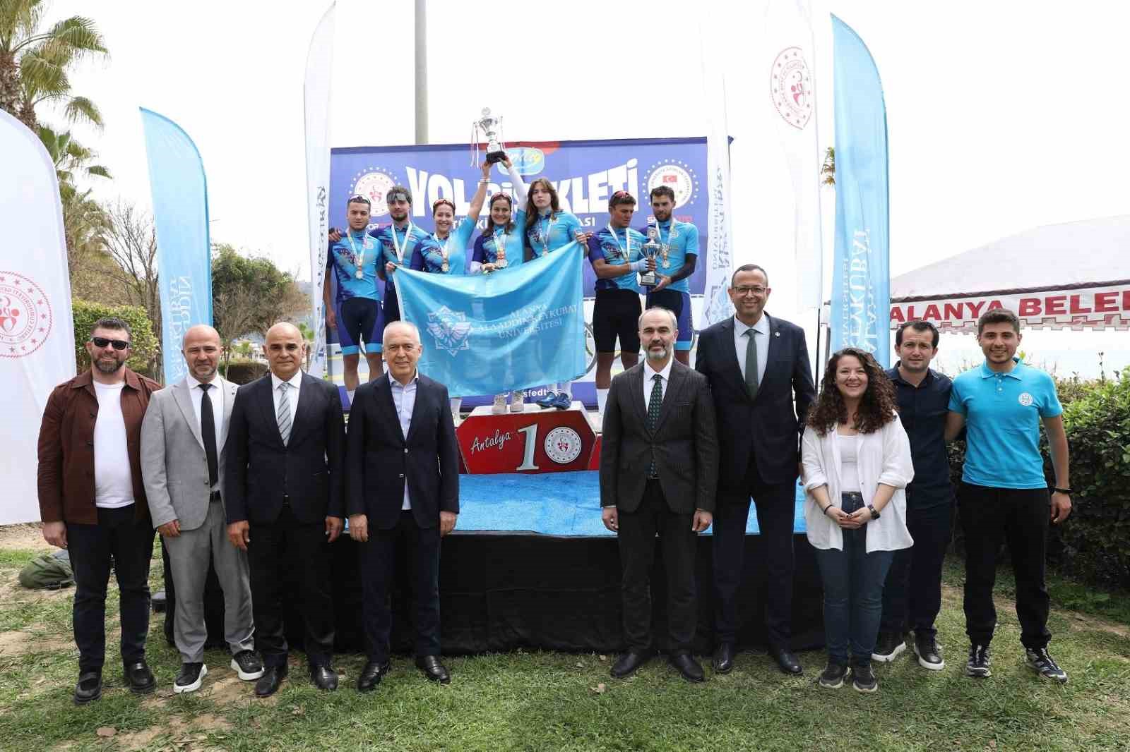 Alanya’da ÜNİLİG Yol ve Dağ Bisikleti Türkiye Şampiyonası başladı
