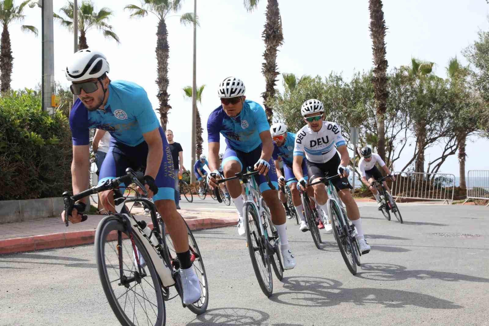 Alanya’da ÜNİLİG Yol ve Dağ Bisikleti Türkiye Şampiyonası başladı
