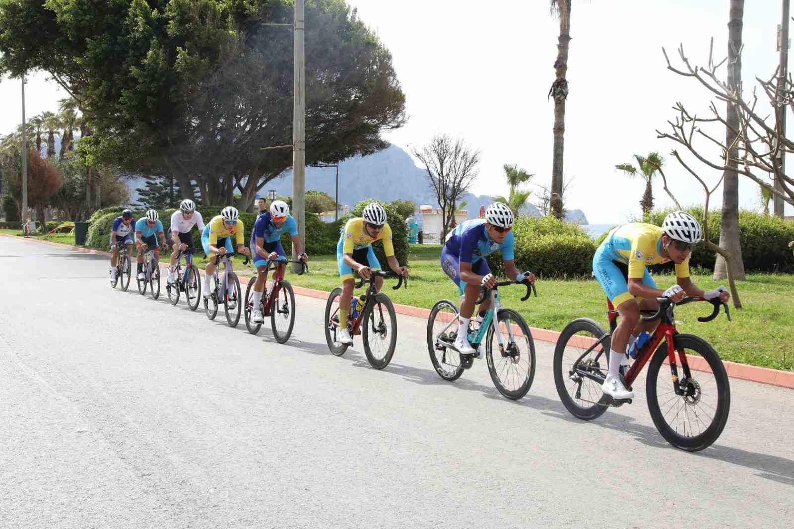 Alanya’da ÜNİLİG Yol ve Dağ Bisikleti Türkiye Şampiyonası başladı
