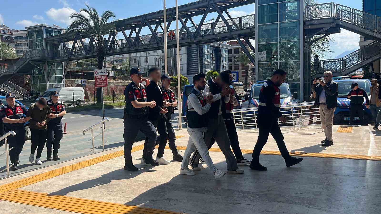 Alanya’da uyuşturucu operasyonu: 3 şüpheli tutuklandı
