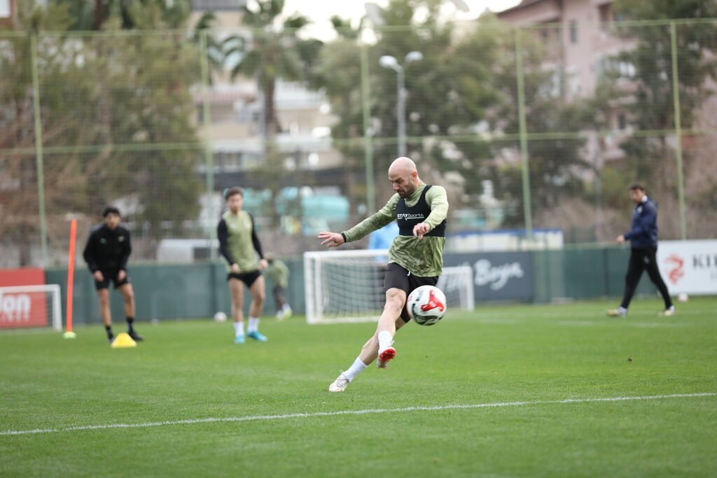 Alanyaspor, Beşiktaş maçı hazırlıklarına başladı
