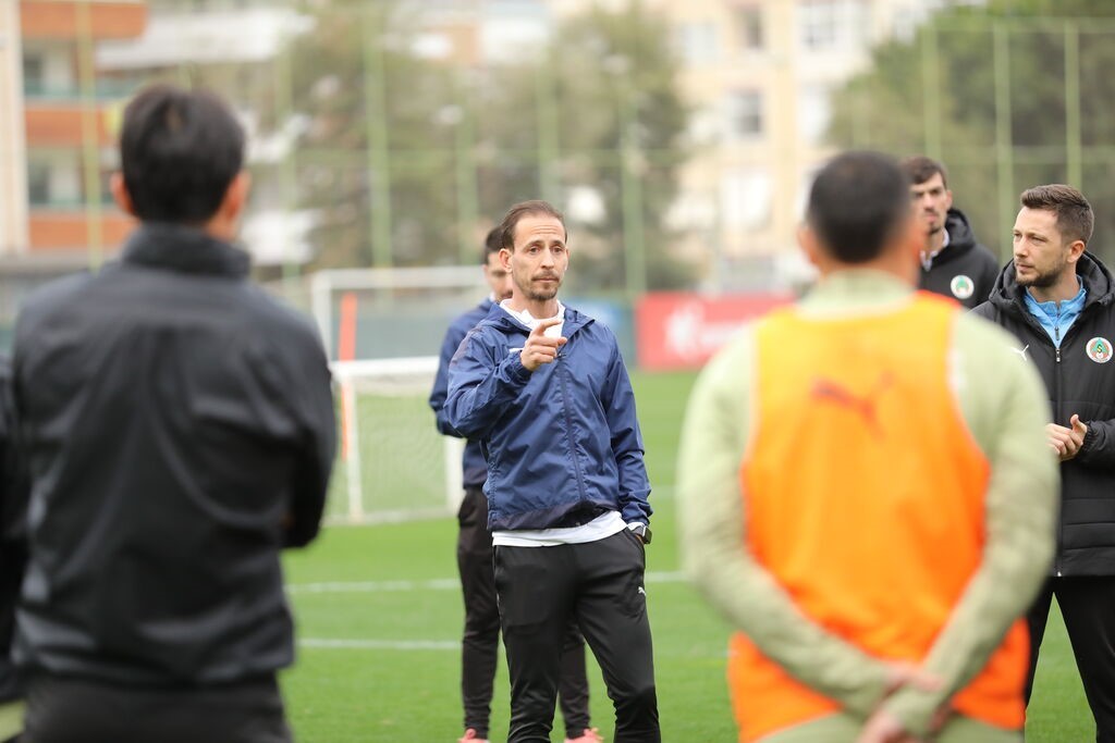 Alanyaspor, Beşiktaş maçı hazırlıklarına başladı
