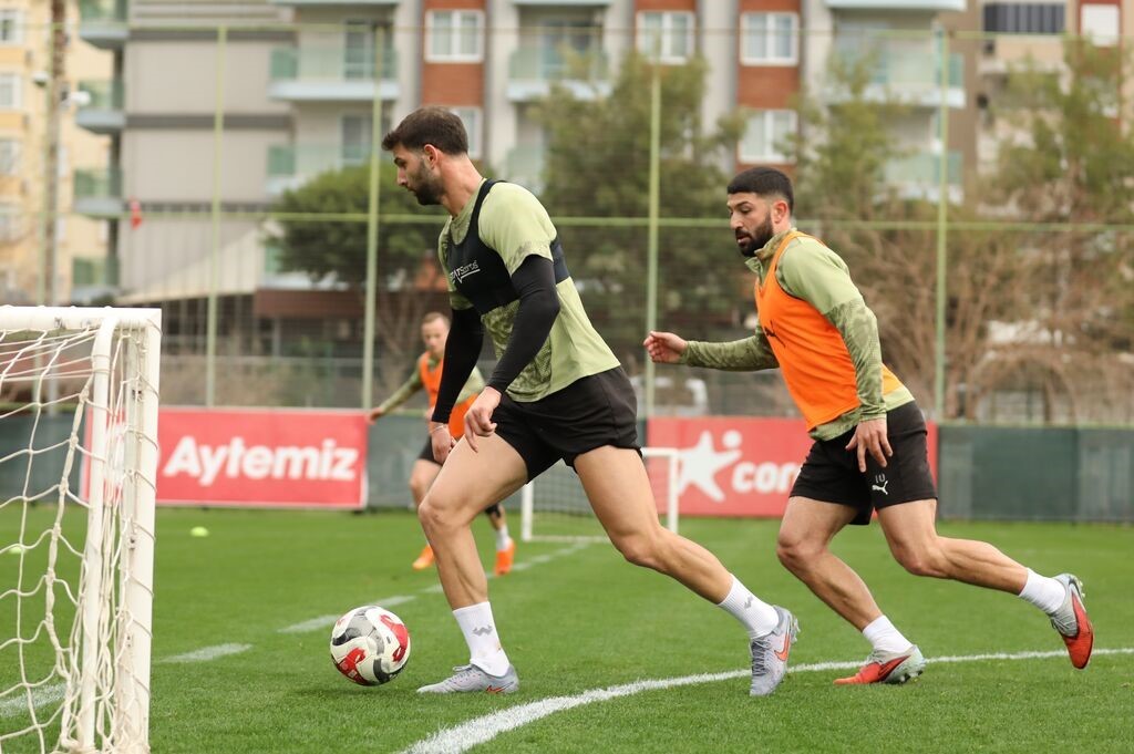 Alanyaspor, Beşiktaş maçı hazırlıklarına başladı
