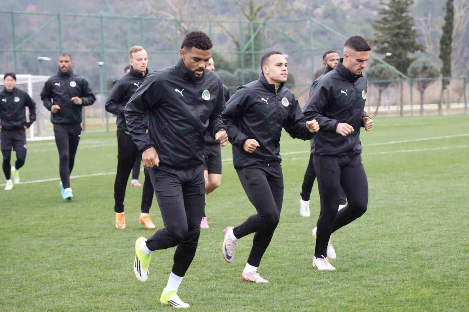 Alanyaspor, Beşiktaş maçı hazırlıklarını tamamladı
