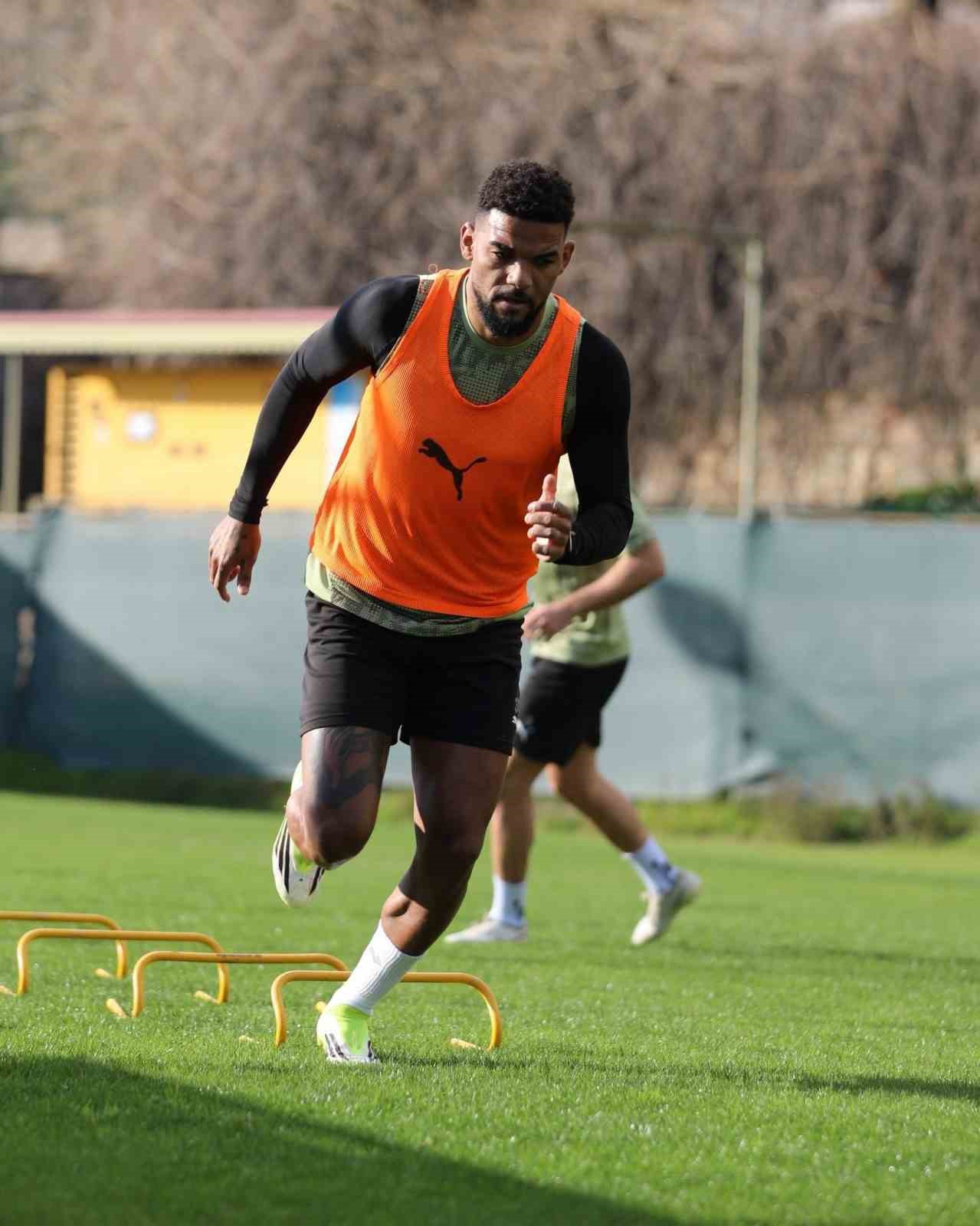 Alanyaspor, Galatasaray maçı hazırlıklarına başladı
