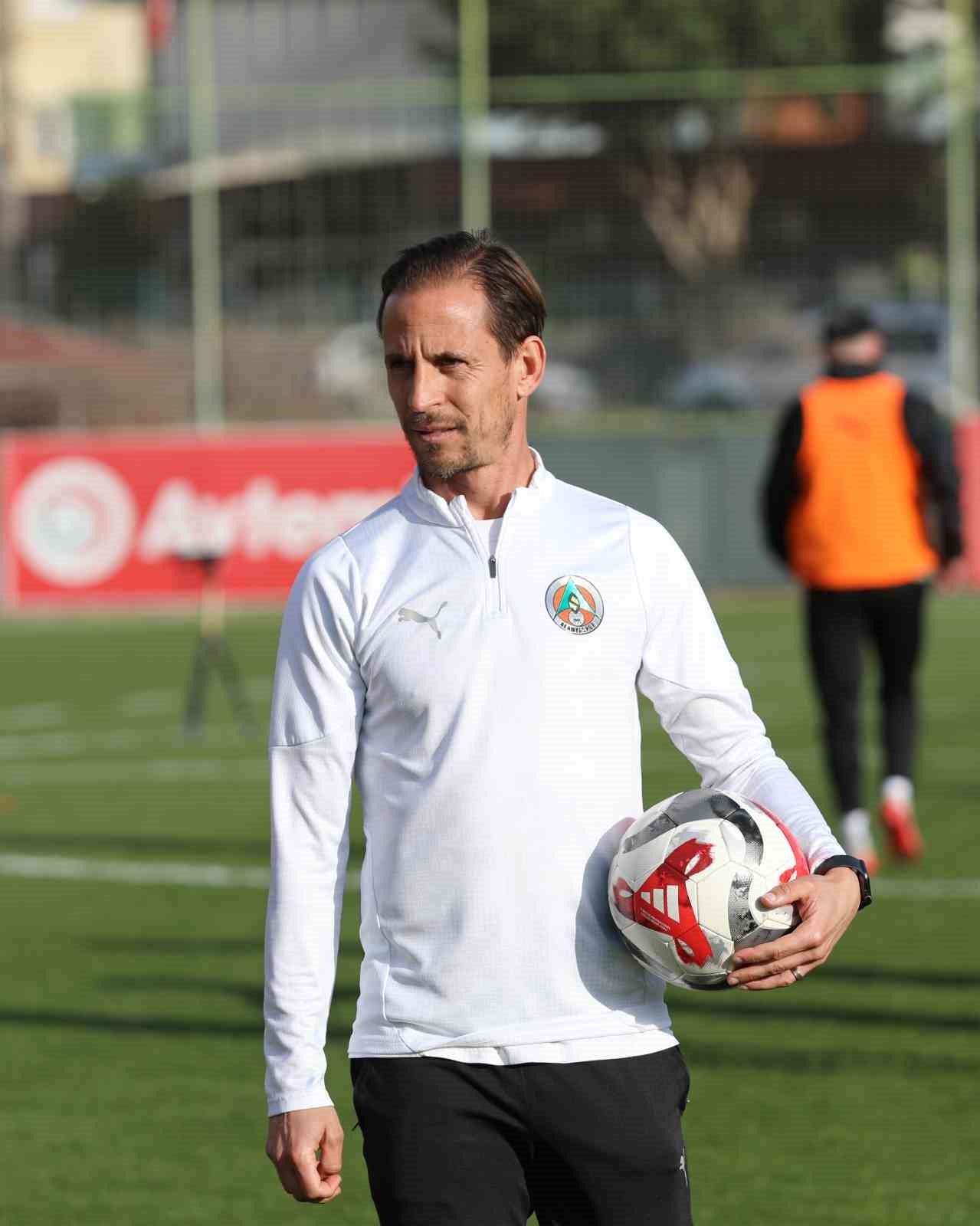 Alanyaspor, Gençlerbirliği maçı hazırlıklarına başladı
