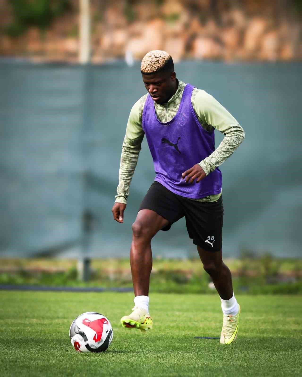 Alanyaspor, Kasımpaşa maçı hazırlıklarına başladı
