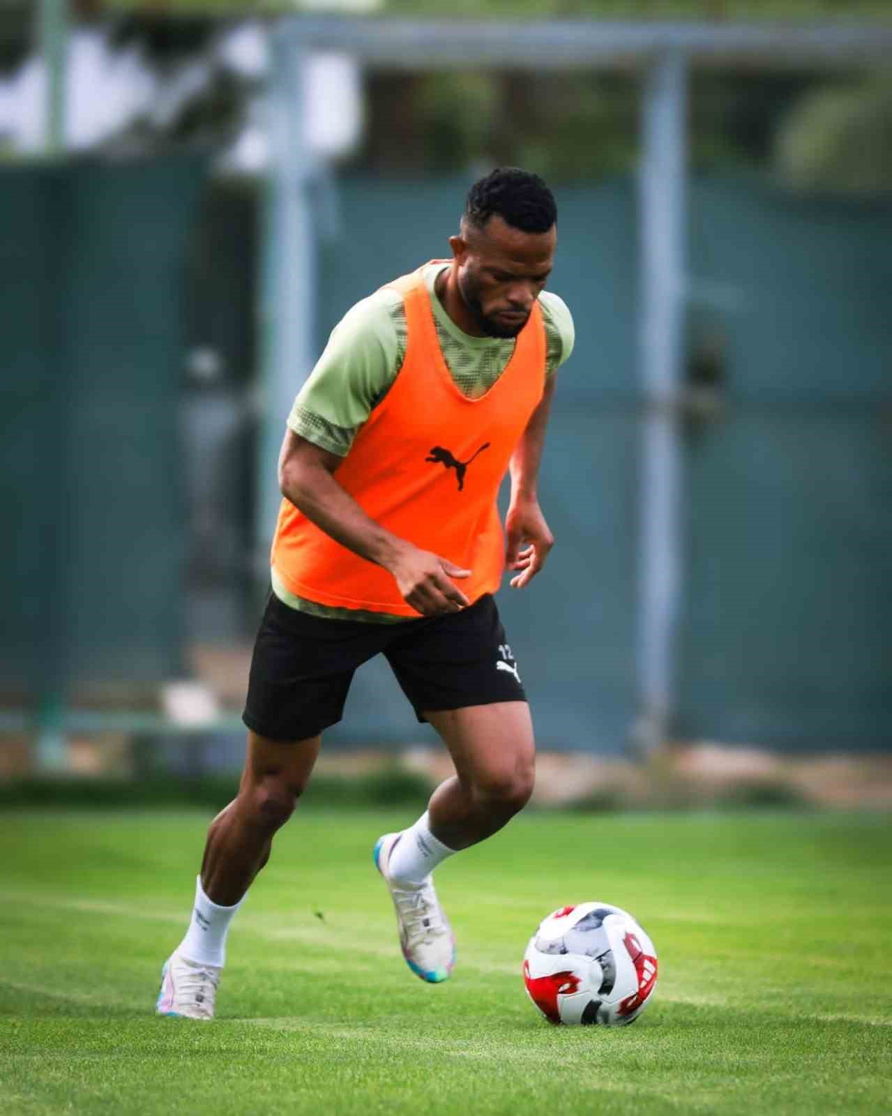 Alanyaspor, Kasımpaşa maçı hazırlıklarına başladı
