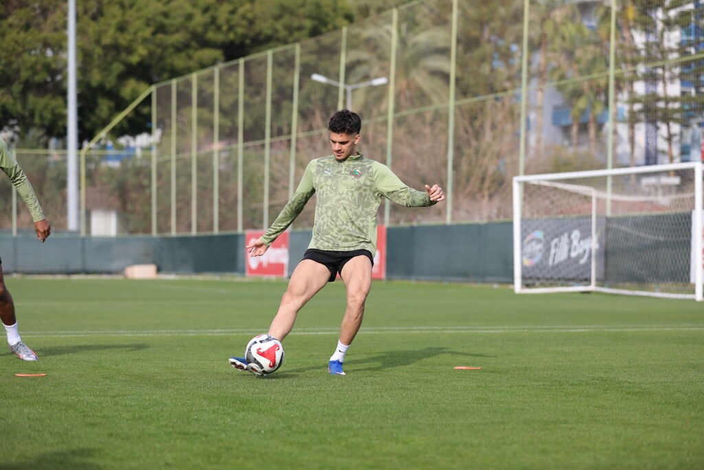 Alanyaspor, Kocaelispor maçı hazırlıklarını tamamladı
