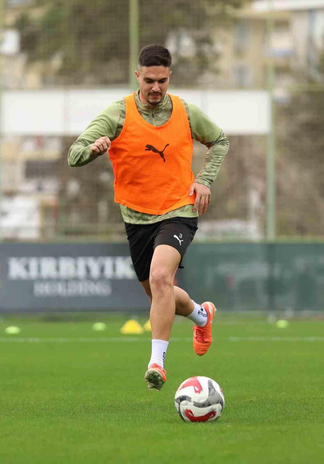 Alanyaspor, Konyaspor maçı hazırlıklarına başladı
