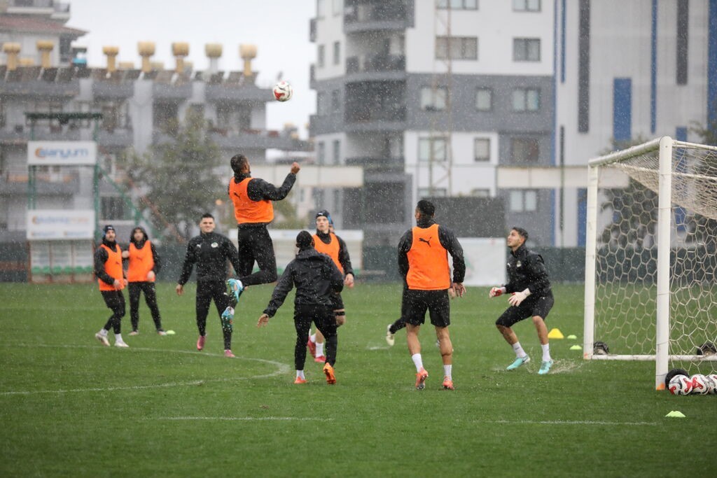 Alanyaspor, Konyaspor maçı hazırlıklarını tamamladı
