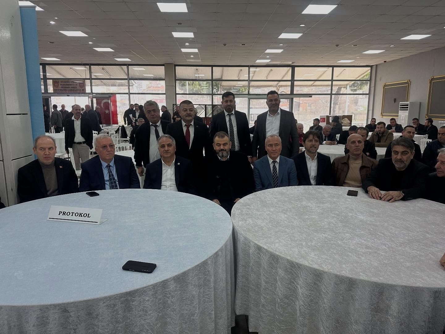 Alaplı Şoförler ve Otomobilciler Esnaf Odası’nda Kemal Çam güven tazeledi
Alaplı Şoförler ve Otomobilciler Esnaf Odası’nda Kemal Çam güven tazeledi