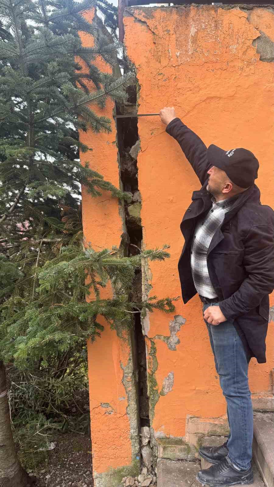 Alaplı TOKİ İlk ve Ortaokulu’nda istinat duvarında çökme tehlikesi
