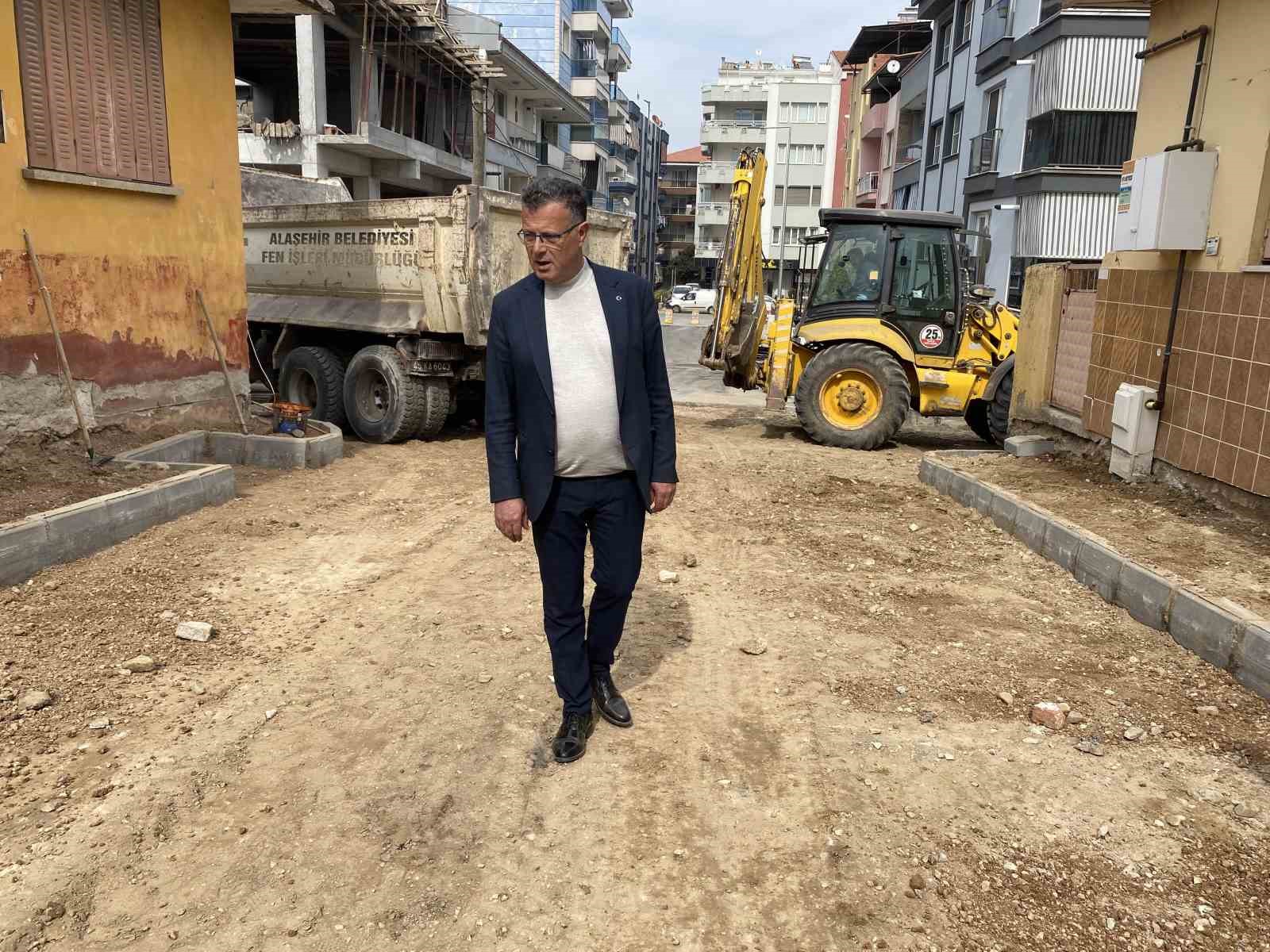 Alaşehir’de asfalt sezonu açıldı
