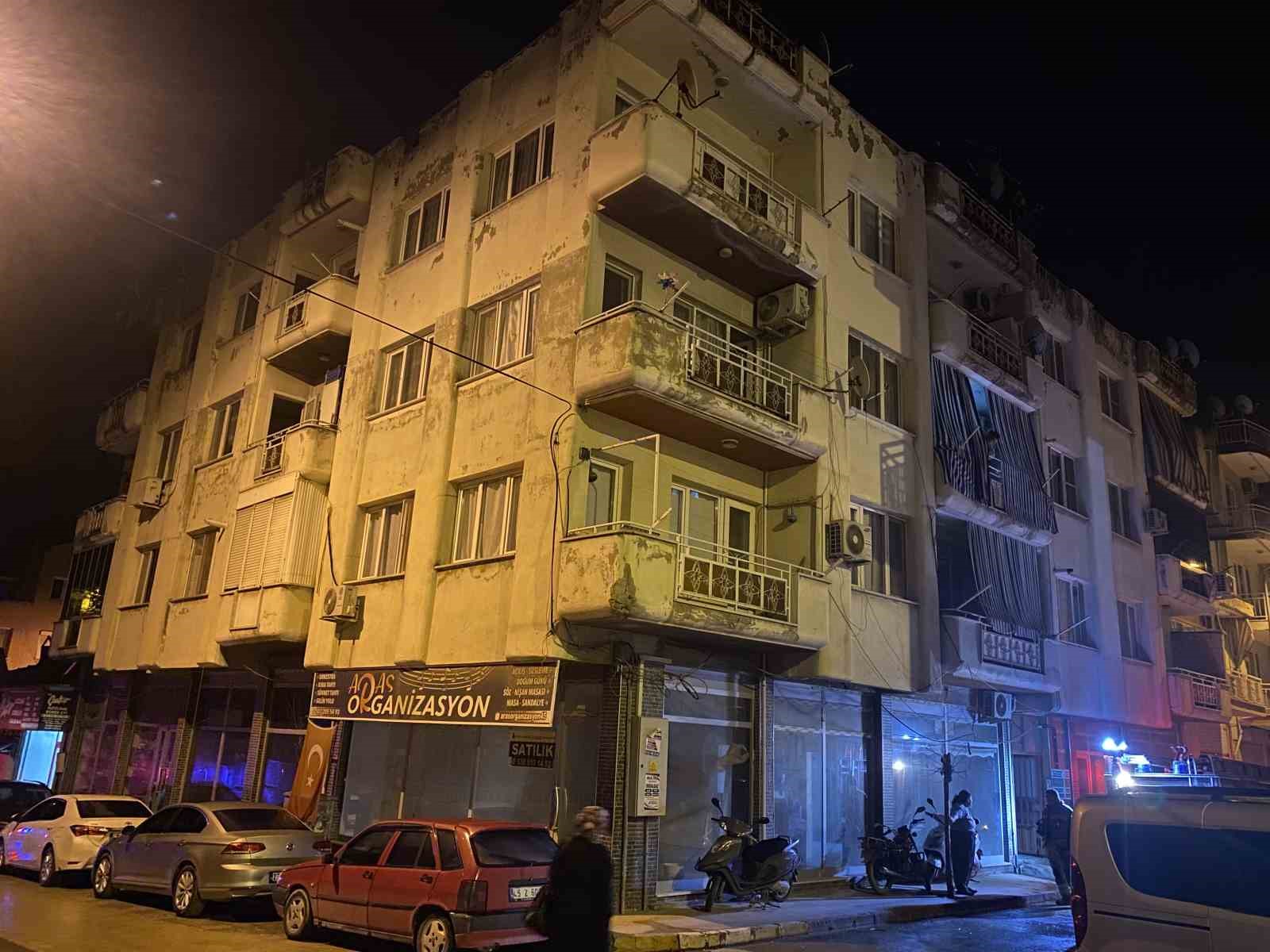 Alaşehir’de ev yangını korkuttu
