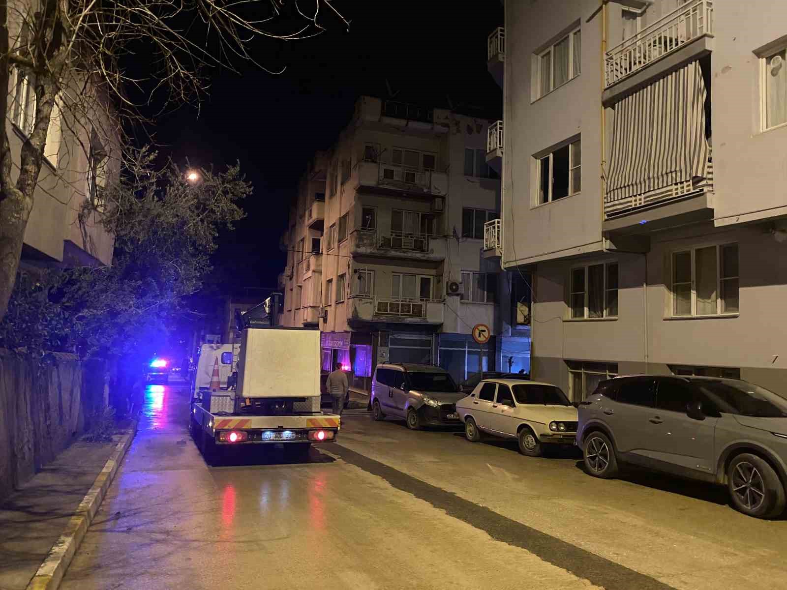 Alaşehir’de ev yangını korkuttu
