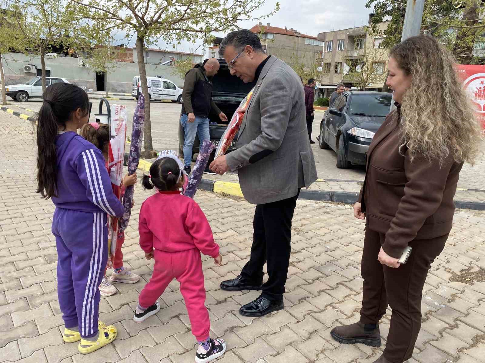 Alaşehir’de Romanlar Günü uçurtma şenliğiyle kutlandı
