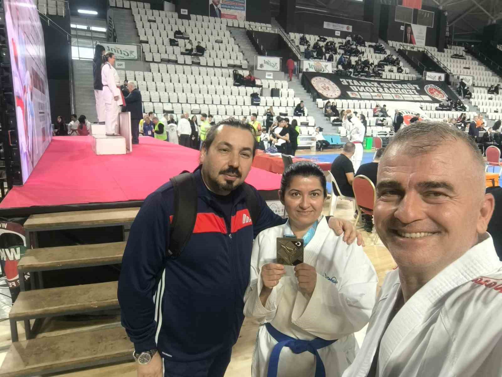 Alaşehirli karateci Türkiye’nin zirvesinde
