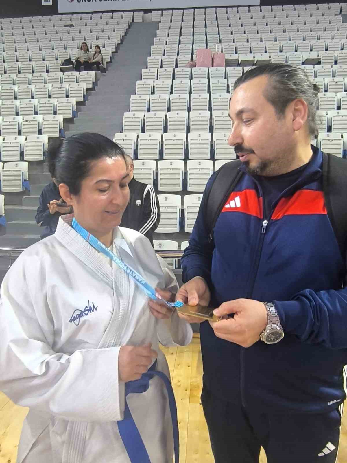 Alaşehirli karateci Türkiye’nin zirvesinde
