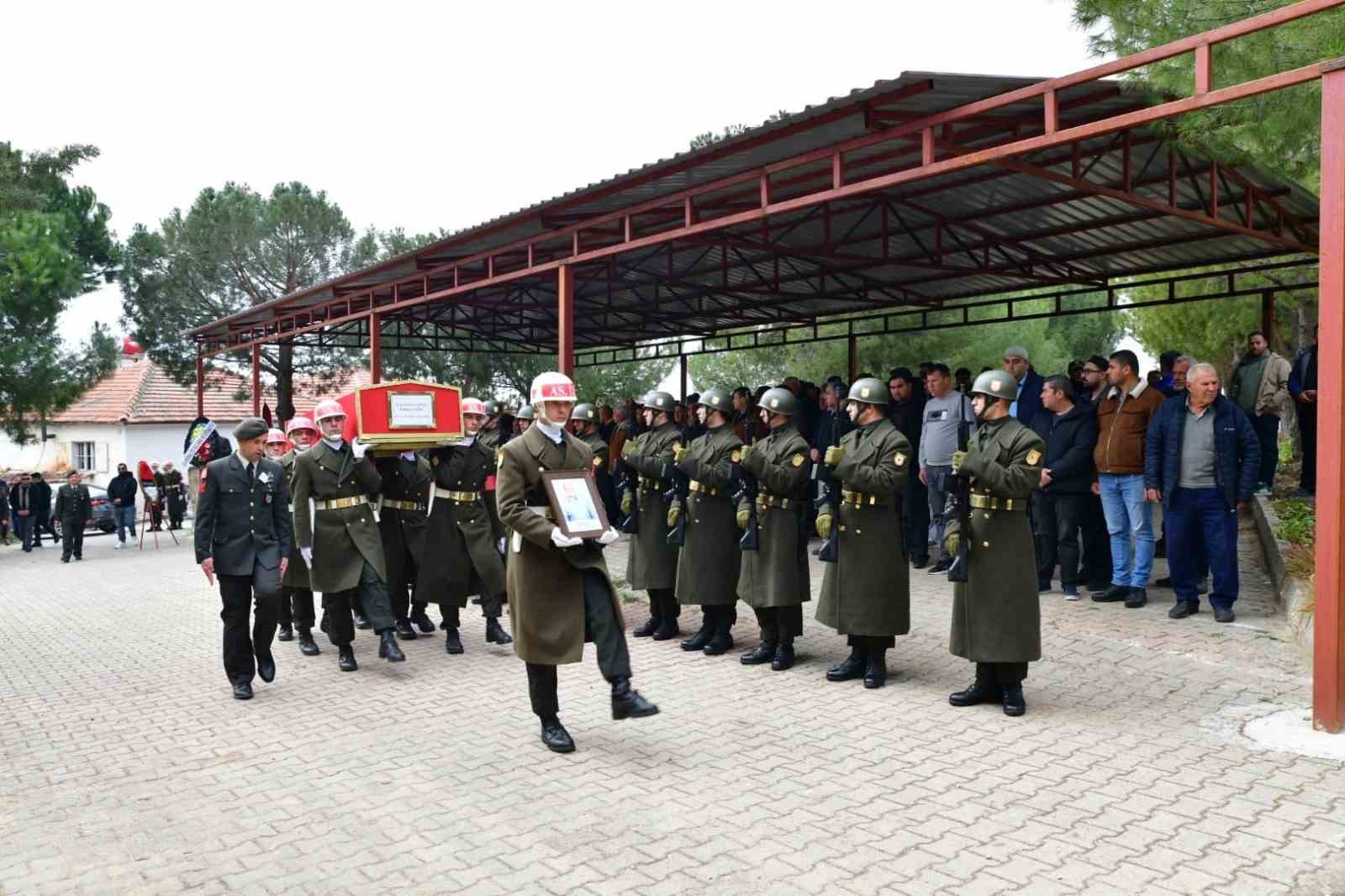 Alaşehirli Kıbrıs Gazisi son yolculuğuna uğurlandı
