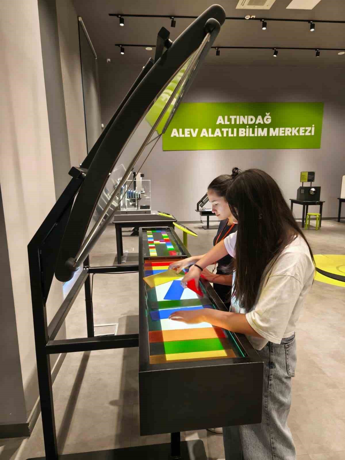 Alev Alatlı Bilim Merkezi’nde sömestir yoğunluğu
Alev Alatlı Bilim Merkezi’nde sömestir yoğunluğu
