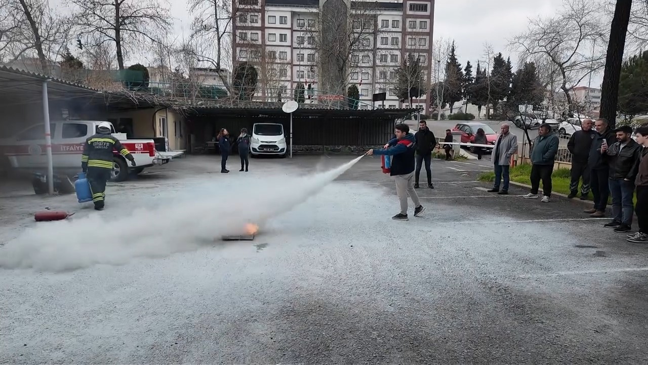 Alevlere karşı eğitim: Tarım personeli yangınla mücadeleyi sahada öğrendi
