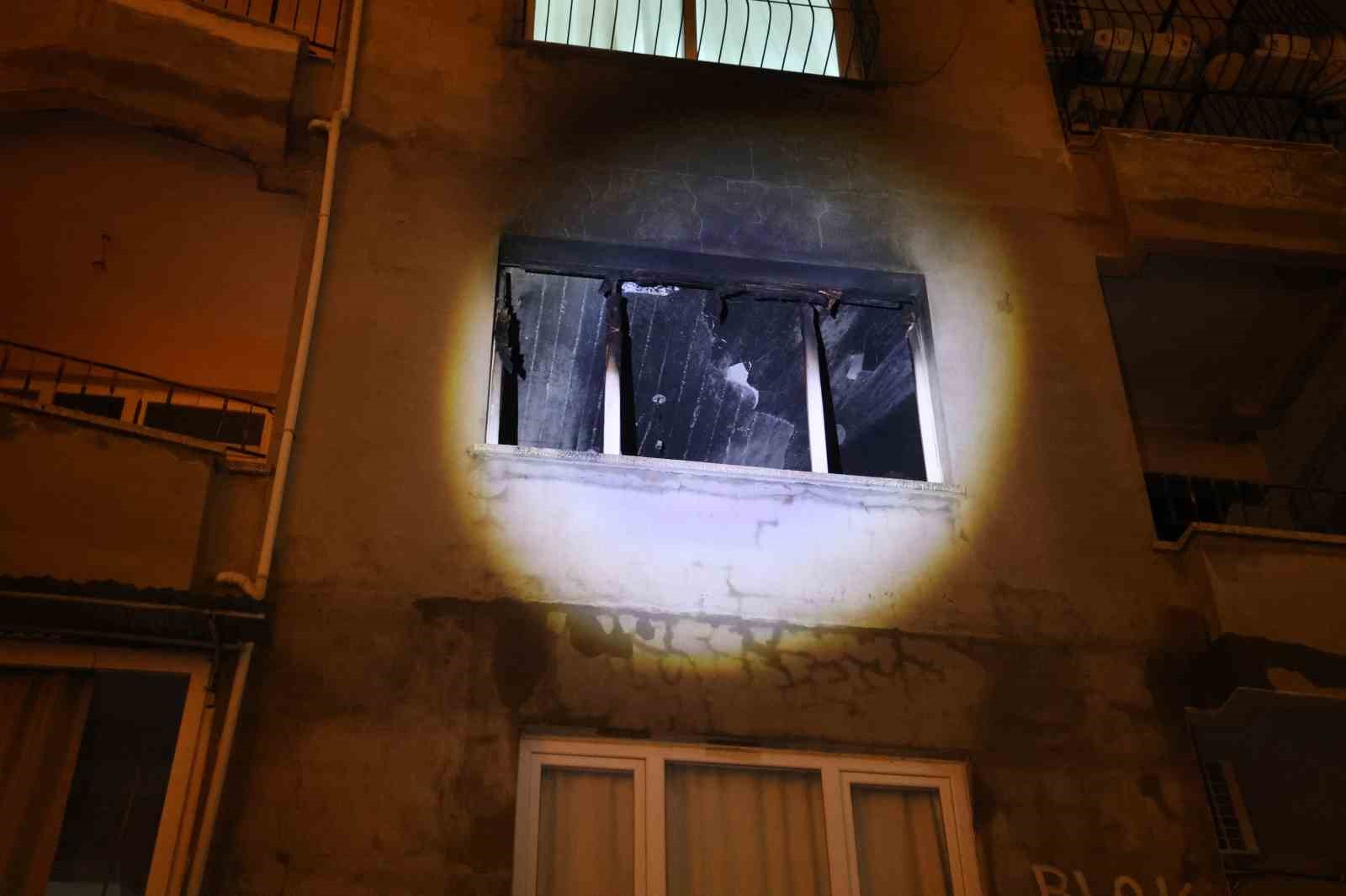 Alevlere teslim olan apartman dairesi kullanılmaz hale geldi
