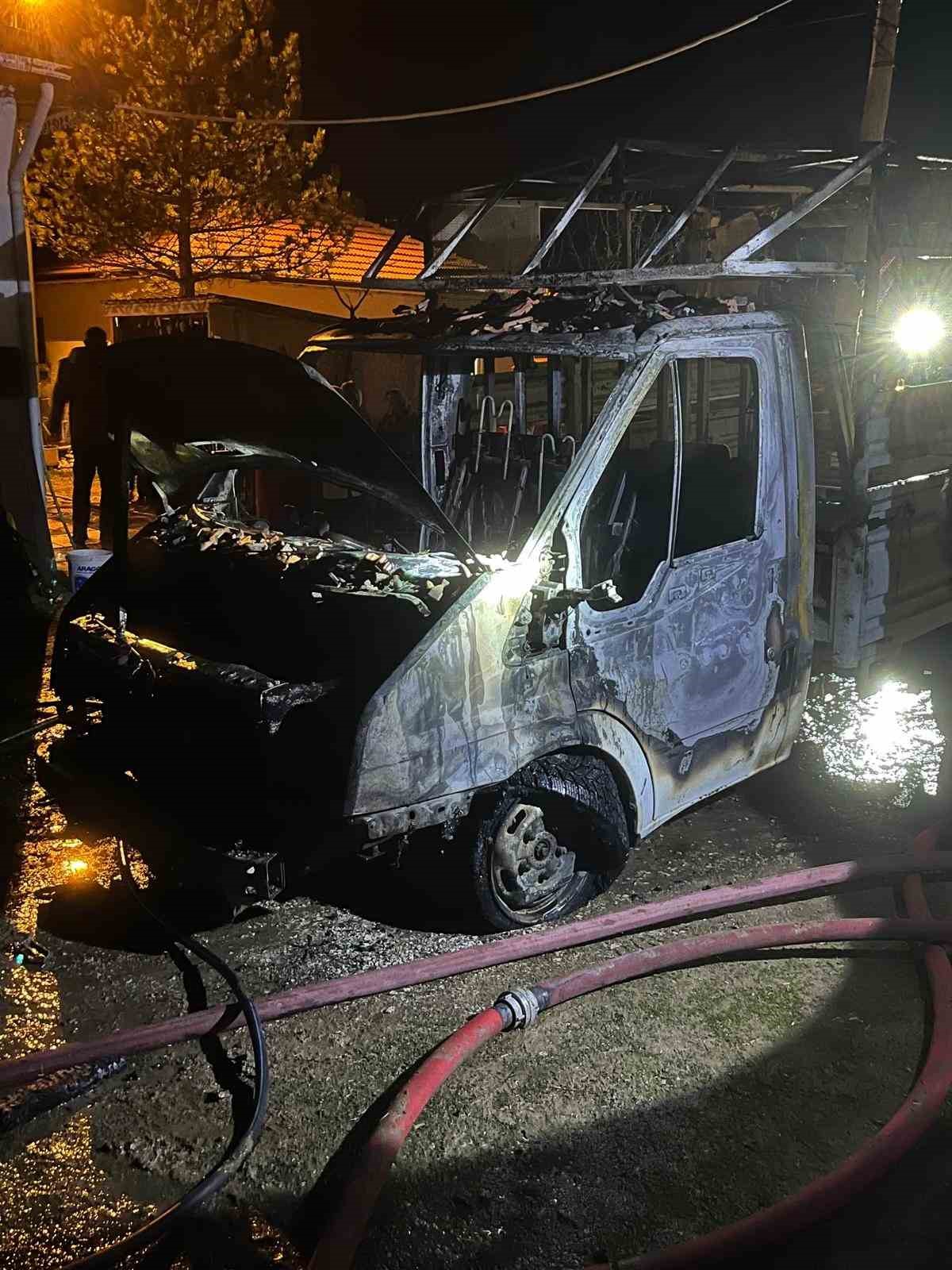 Alevlere teslim olan kamyonet kullanılmaz hale geldi
