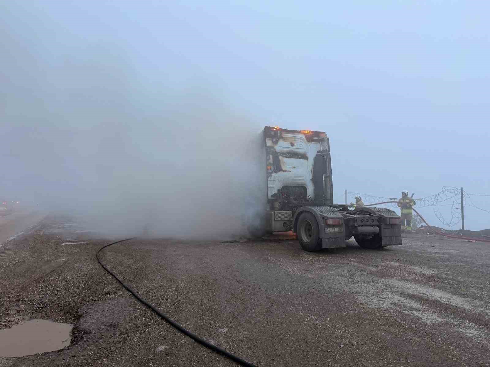 Alevlere teslim olan tır kullanılamaz hale geldi
