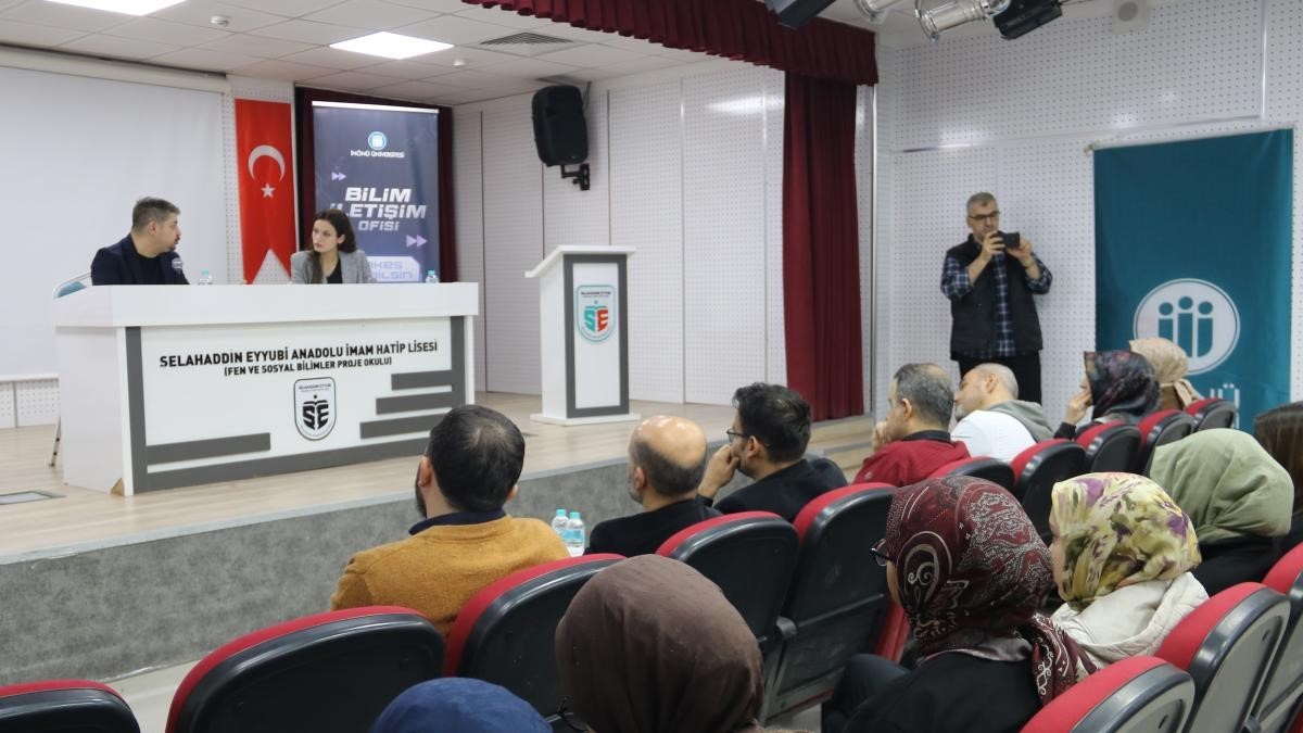 "Algoritmalar sizi yönlendiriyor"
"Algoritmalar sizi yönlendiriyor"