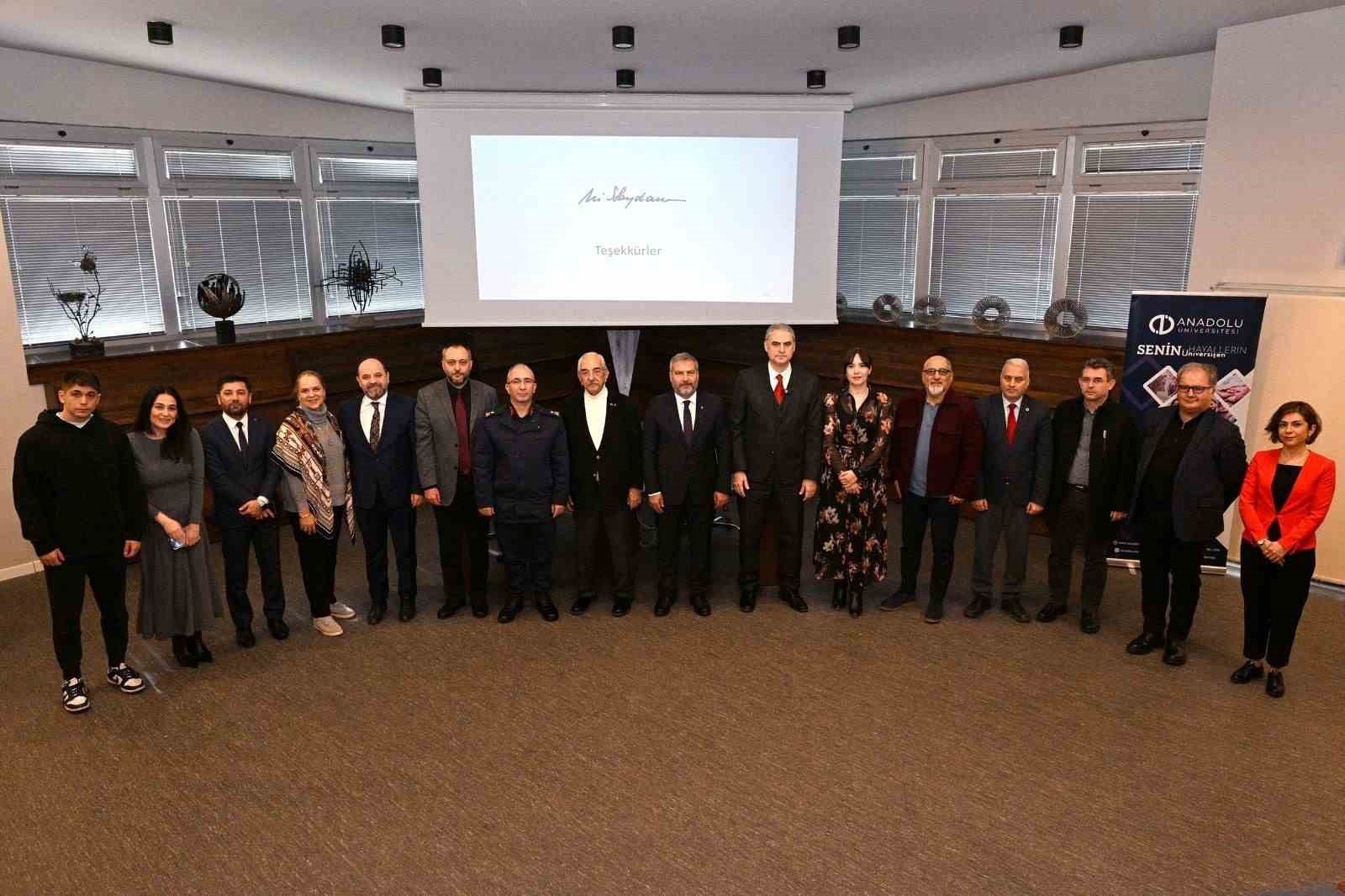 Ali Saydam öğrencilere iletişimin altın kurallarını anlattı
Ali Saydam öğrencilere iletişimin altın kurallarını anlattı