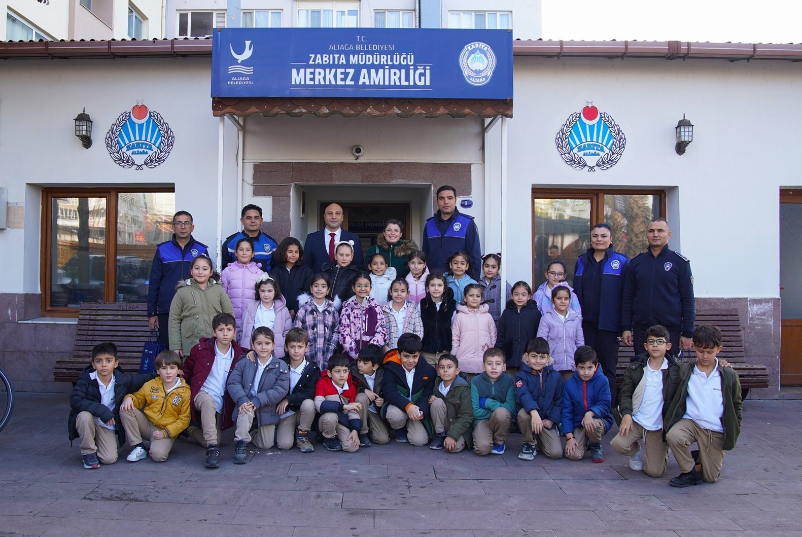 Aliağa Belediyesi Zabıta Müdürlüğü minik misafirlerini ağırladı
