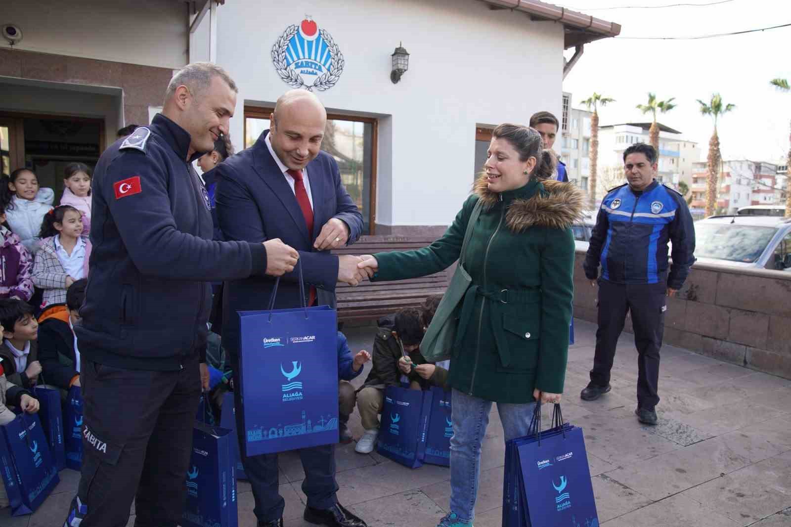 Aliağa Belediyesi Zabıta Müdürlüğü minik misafirlerini ağırladı
