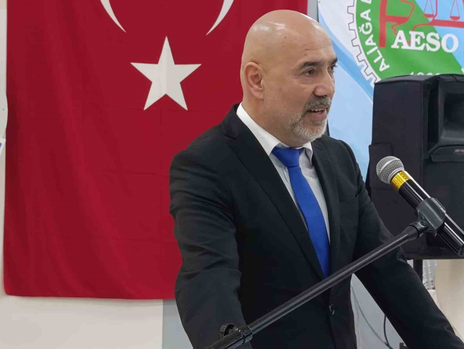 Aliağa Esnaf ve Sanatkârlar Odası’nın yeni başkanı İsa Özbek oldu
