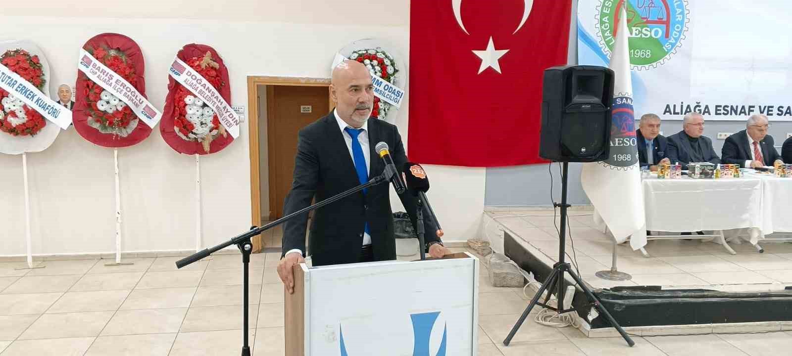 Aliağa Esnaf ve Sanatkârlar Odası’nın yeni başkanı İsa Özbek oldu
